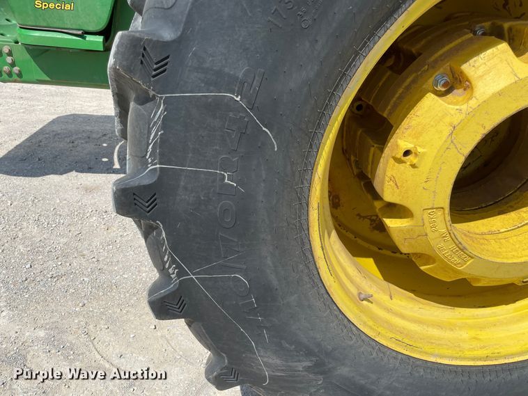 image for item MJ9155 2015 John Deere 9520R Scraper Special  4WD tractor