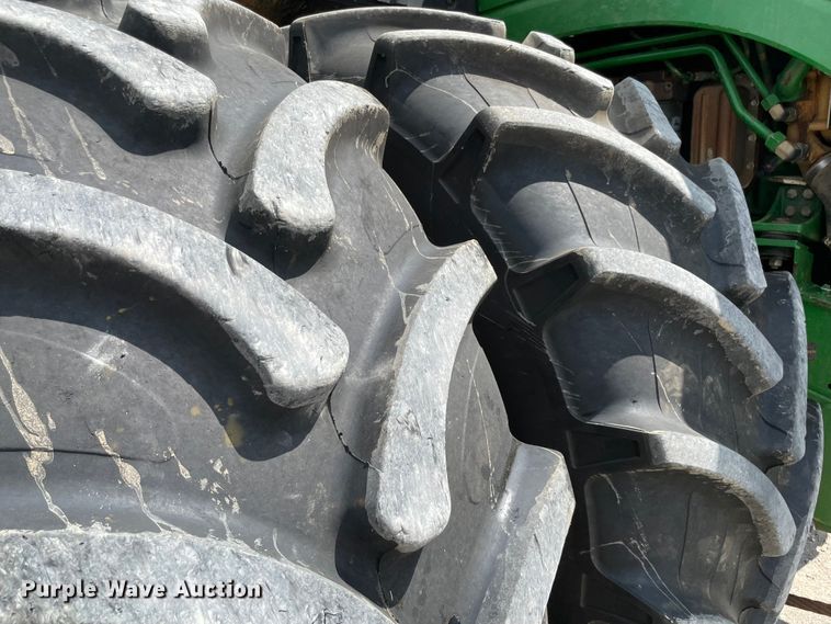 image for item MJ9155 2015 John Deere 9520R Scraper Special  4WD tractor