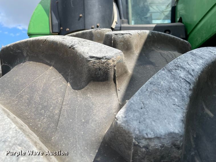 image for item MJ9155 2015 John Deere 9520R Scraper Special  4WD tractor