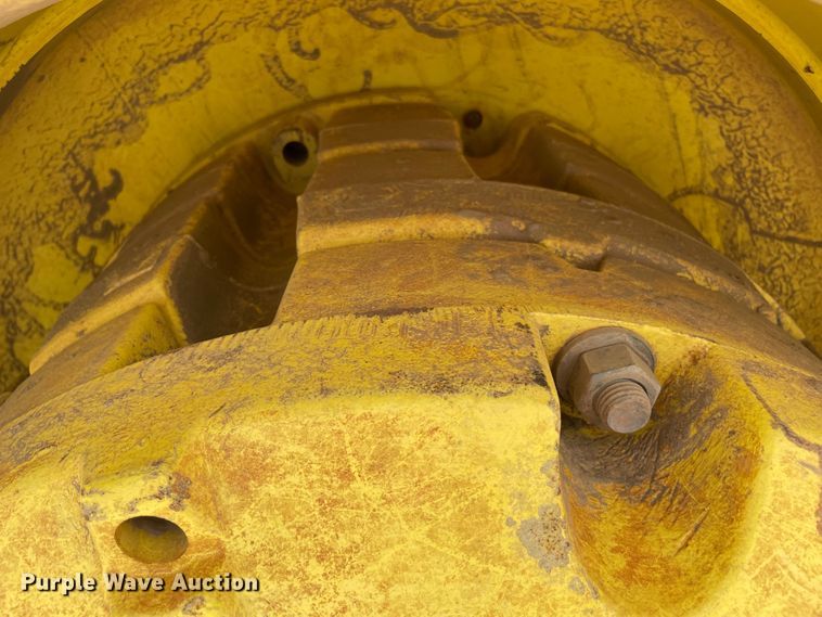 image for item MJ9155 2015 John Deere 9520R Scraper Special  4WD tractor