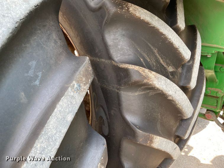 image for item MJ9155 2015 John Deere 9520R Scraper Special  4WD tractor