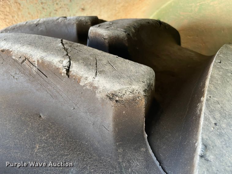 image for item MJ9155 2015 John Deere 9520R Scraper Special  4WD tractor