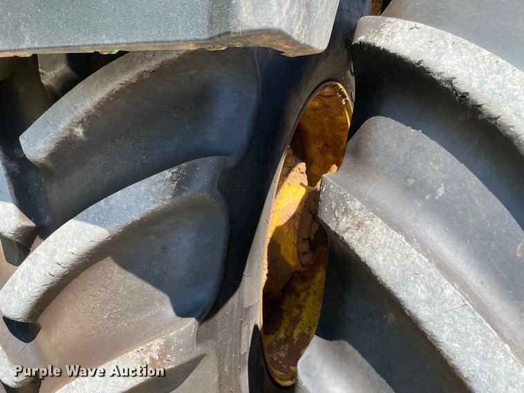 image for item MJ9155 2015 John Deere 9520R Scraper Special  4WD tractor