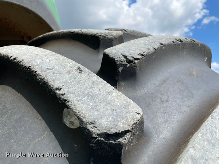 image for item MJ9155 2015 John Deere 9520R Scraper Special  4WD tractor