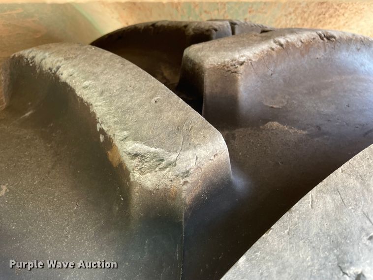 image for item MJ9155 2015 John Deere 9520R Scraper Special  4WD tractor