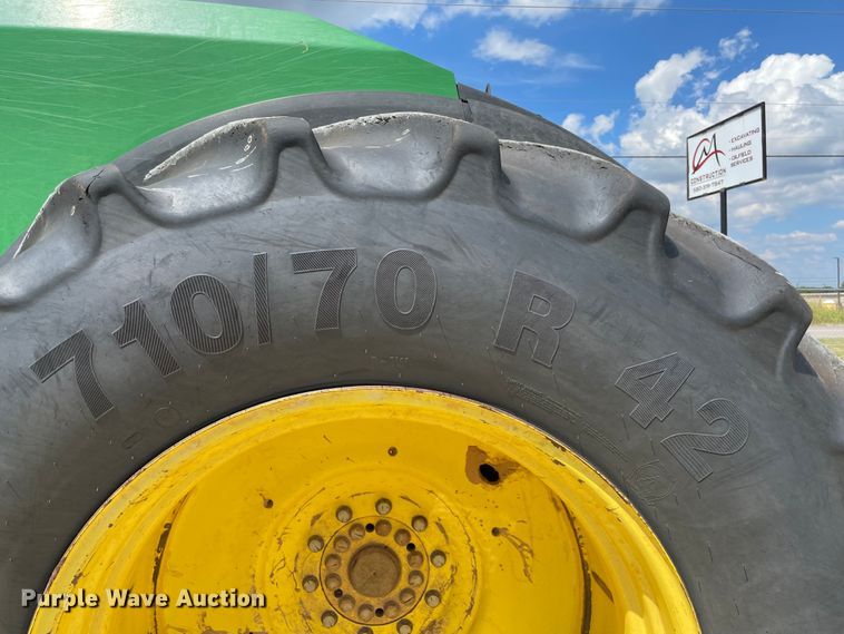 image for item MJ9155 2015 John Deere 9520R Scraper Special  4WD tractor