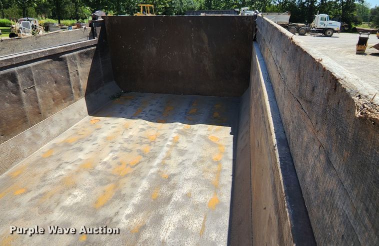 image for item MK9063 1999 Sterling L-Line  dump truck