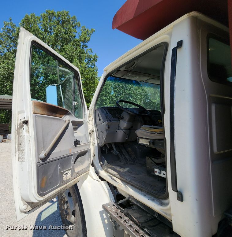 image for item MK9063 1999 Sterling L-Line  dump truck