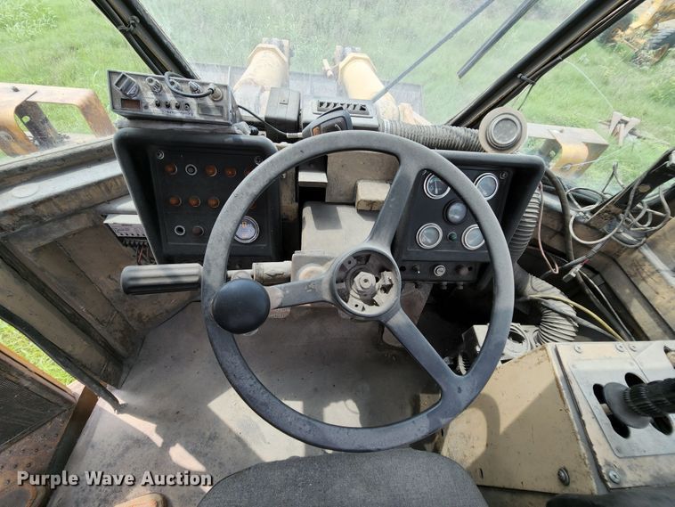 image for item MK9154 1979 Caterpillar 988B  wheel loader