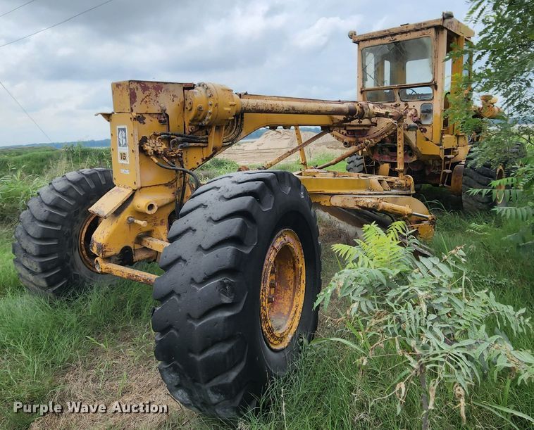 image for item MK9156 1968 Caterpillar 16  motor grader