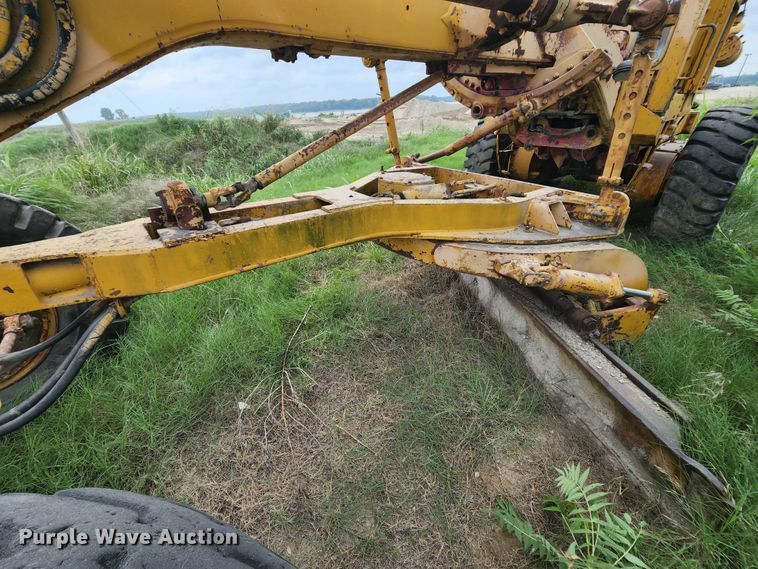 image for item MK9156 1968 Caterpillar 16  motor grader