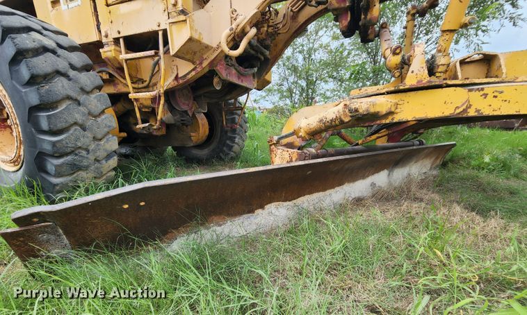 image for item MK9156 1968 Caterpillar 16  motor grader