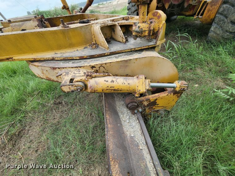 image for item MK9156 1968 Caterpillar 16  motor grader