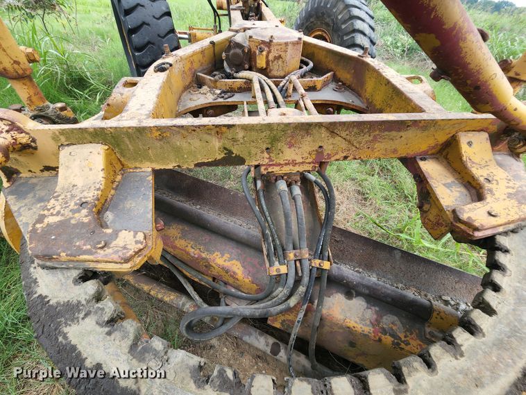 image for item MK9156 1968 Caterpillar 16  motor grader