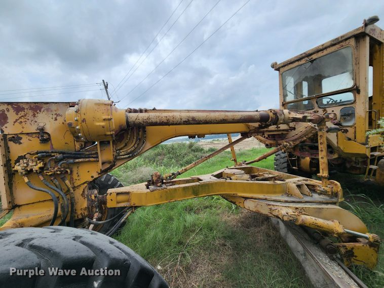 image for item MK9156 1968 Caterpillar 16  motor grader