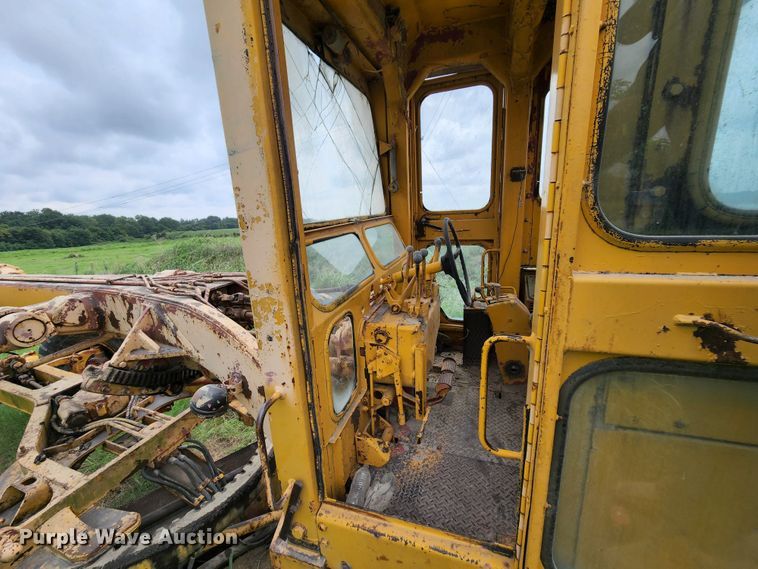 image for item MK9156 1968 Caterpillar 16  motor grader