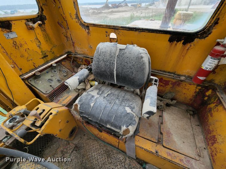 image for item MK9156 1968 Caterpillar 16  motor grader