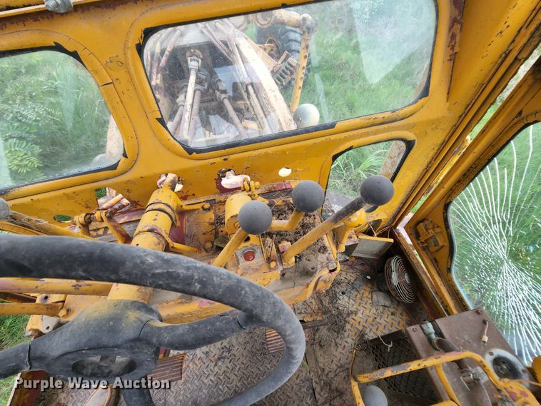 image for item MK9156 1968 Caterpillar 16  motor grader