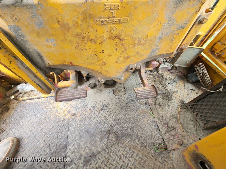 image for item MK9156 1968 Caterpillar 16  motor grader