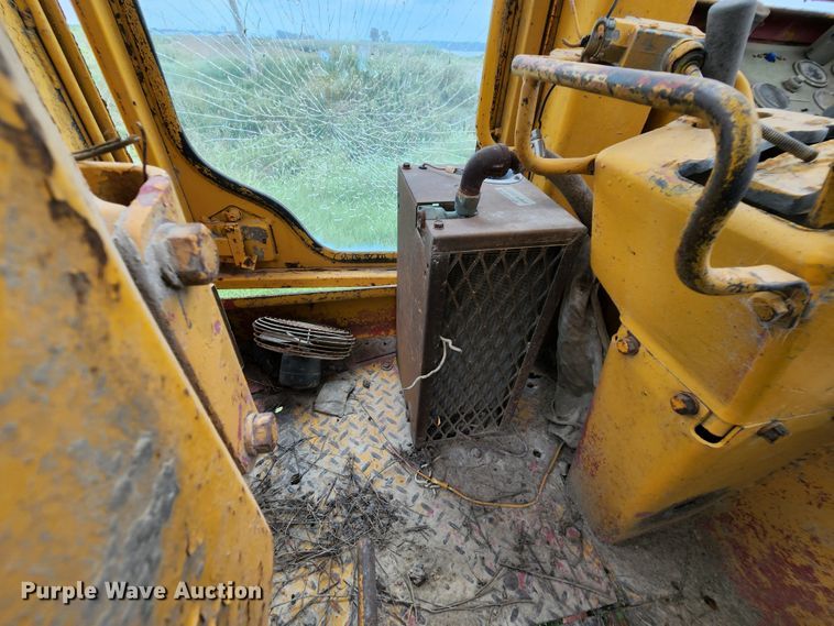 image for item MK9156 1968 Caterpillar 16  motor grader