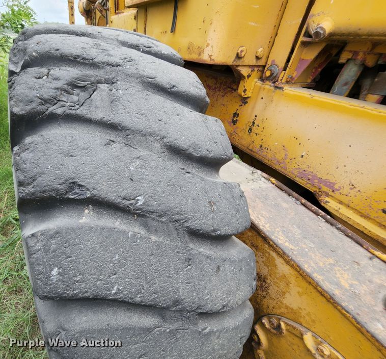 image for item MK9156 1968 Caterpillar 16  motor grader