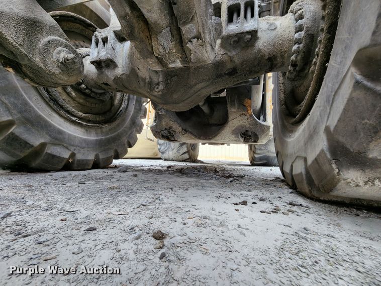 image for item MK9161 1983 Caterpillar 988B  wheel loader