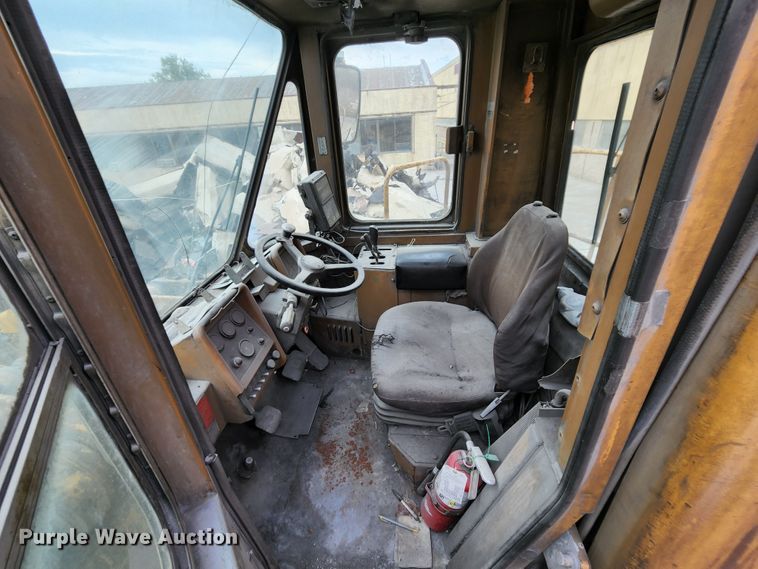 image for item MK9161 1983 Caterpillar 988B  wheel loader