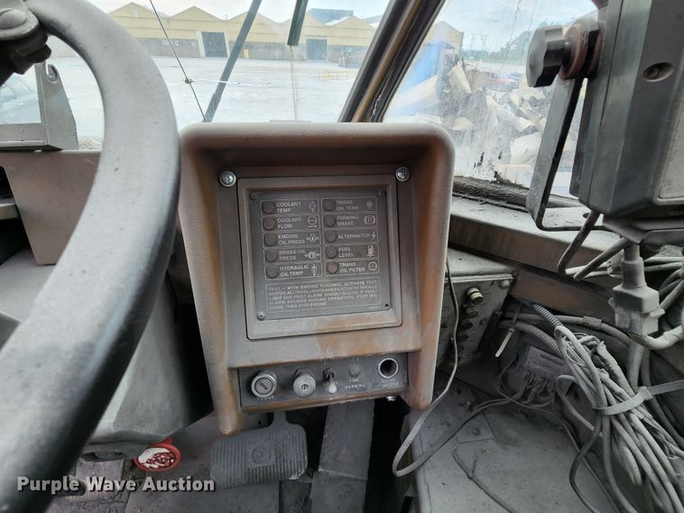 image for item MK9161 1983 Caterpillar 988B  wheel loader