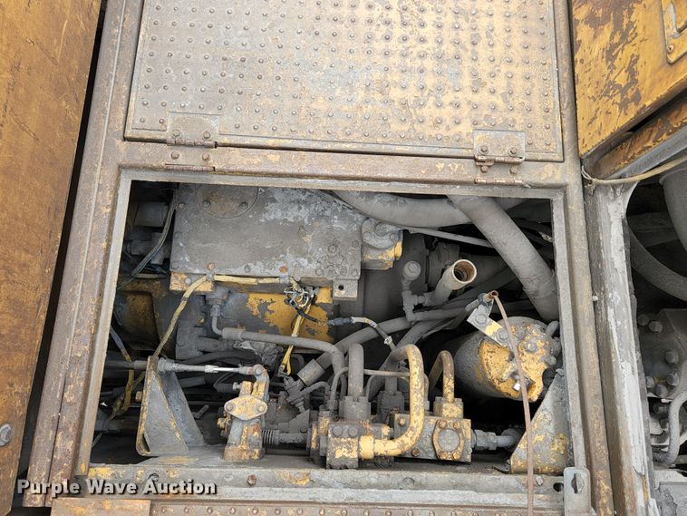 image for item MK9161 1983 Caterpillar 988B  wheel loader