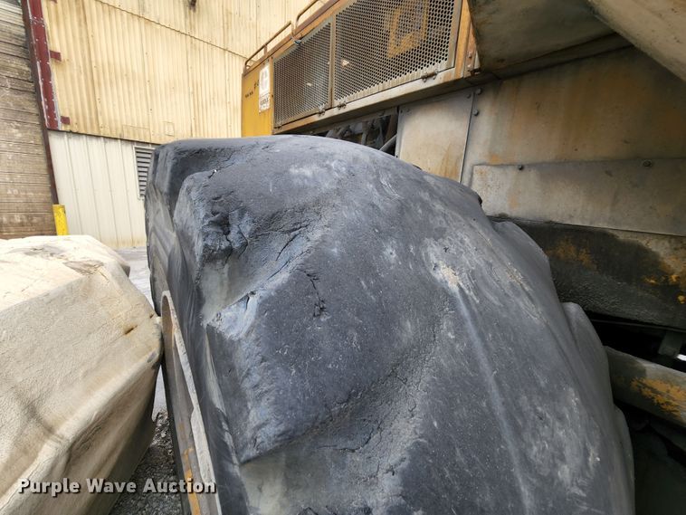 image for item MK9161 1983 Caterpillar 988B  wheel loader