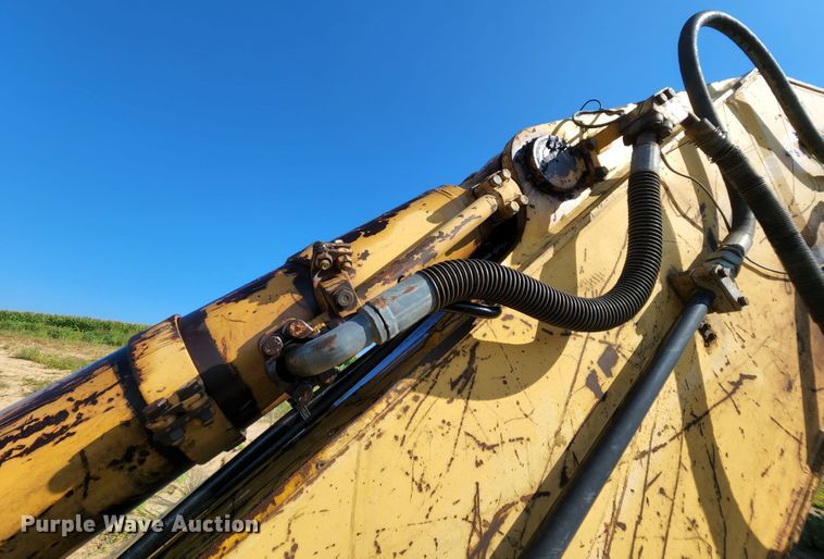 image for item MK9182 1992 Komatsu PC300LC-5  excavator