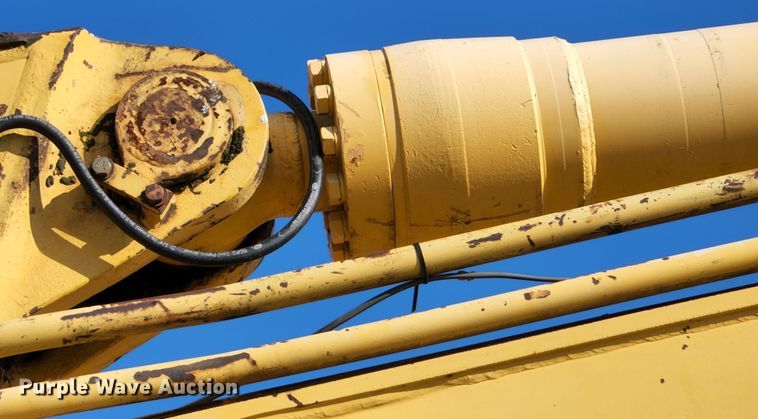 image for item MK9182 1992 Komatsu PC300LC-5  excavator