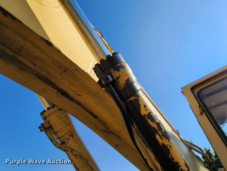 image for item MK9182 1992 Komatsu PC300LC-5  excavator