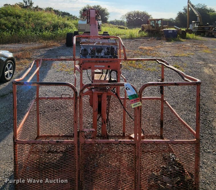 image for item MK9183 2000 JLG 120HX  boom lift