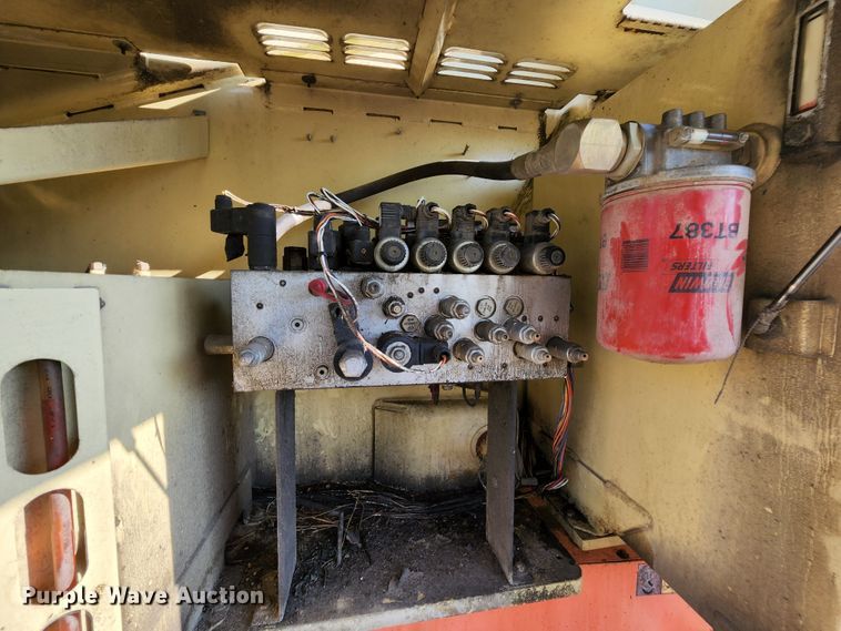 image for item MK9183 2000 JLG 120HX  boom lift