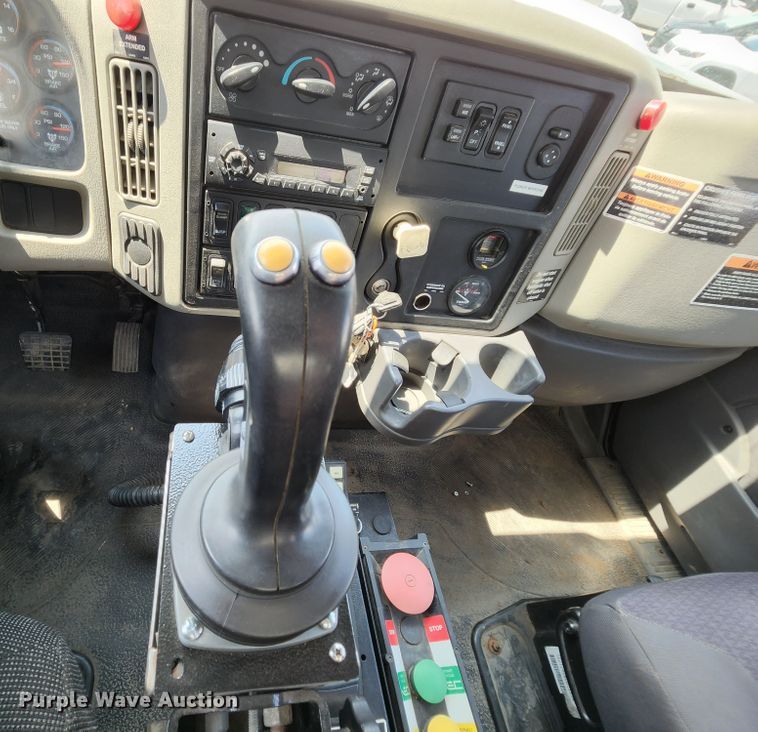 image for item MK9189 2012 International WorkStar 7400  refuse truck