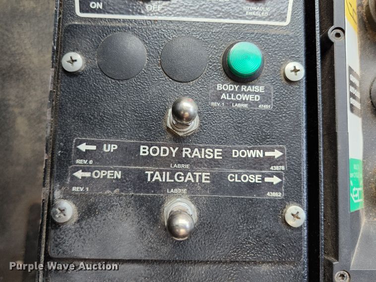 image for item MK9189 2012 International WorkStar 7400  refuse truck