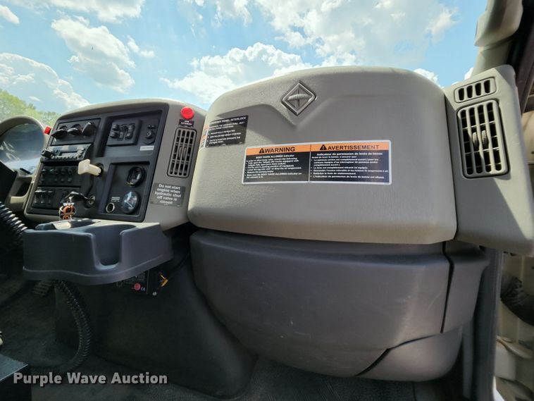 image for item MK9189 2012 International WorkStar 7400  refuse truck