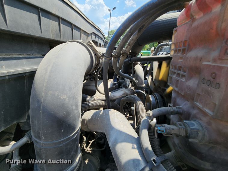 image for item MK9189 2012 International WorkStar 7400  refuse truck