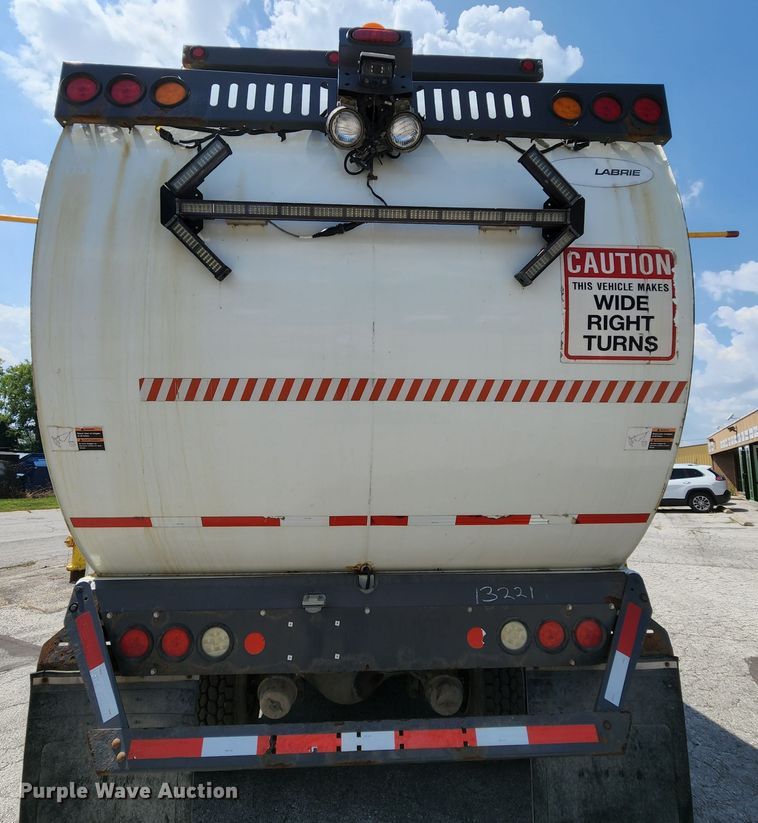 image for item MK9189 2012 International WorkStar 7400  refuse truck