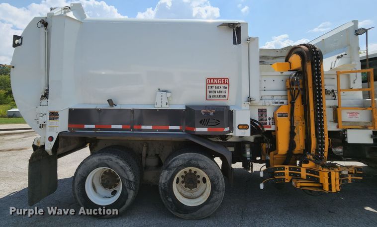 image for item MK9189 2012 International WorkStar 7400  refuse truck