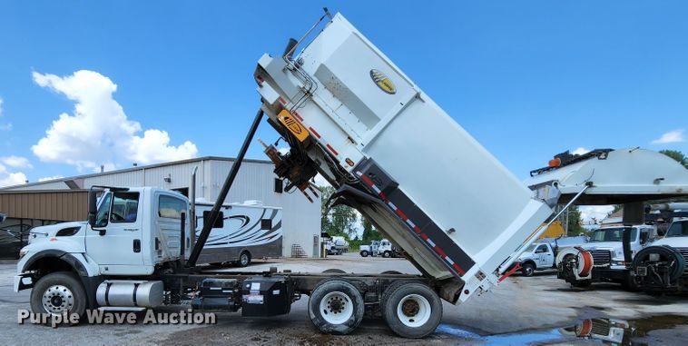 image for item MK9189 2012 International WorkStar 7400  refuse truck