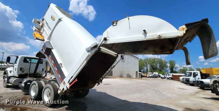 image for item MK9189 2012 International WorkStar 7400  refuse truck