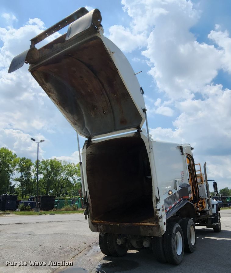 image for item MK9189 2012 International WorkStar 7400  refuse truck