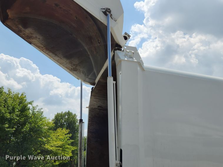 image for item MK9189 2012 International WorkStar 7400  refuse truck