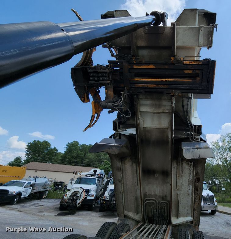 image for item MK9189 2012 International WorkStar 7400  refuse truck