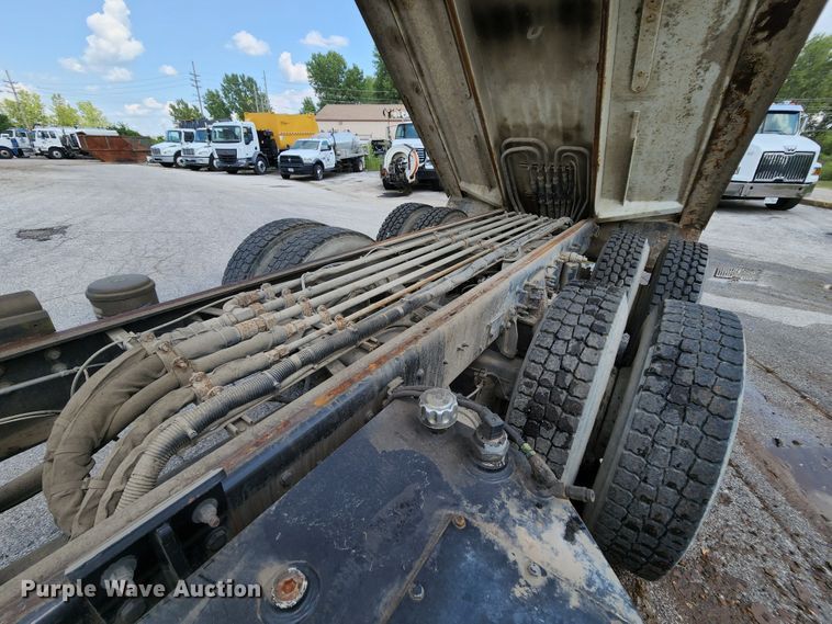 image for item MK9189 2012 International WorkStar 7400  refuse truck