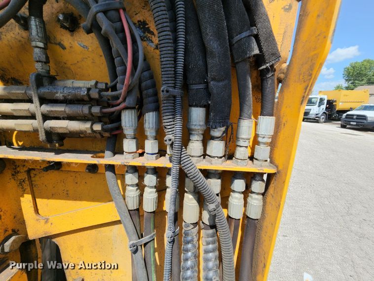 image for item MK9189 2012 International WorkStar 7400  refuse truck