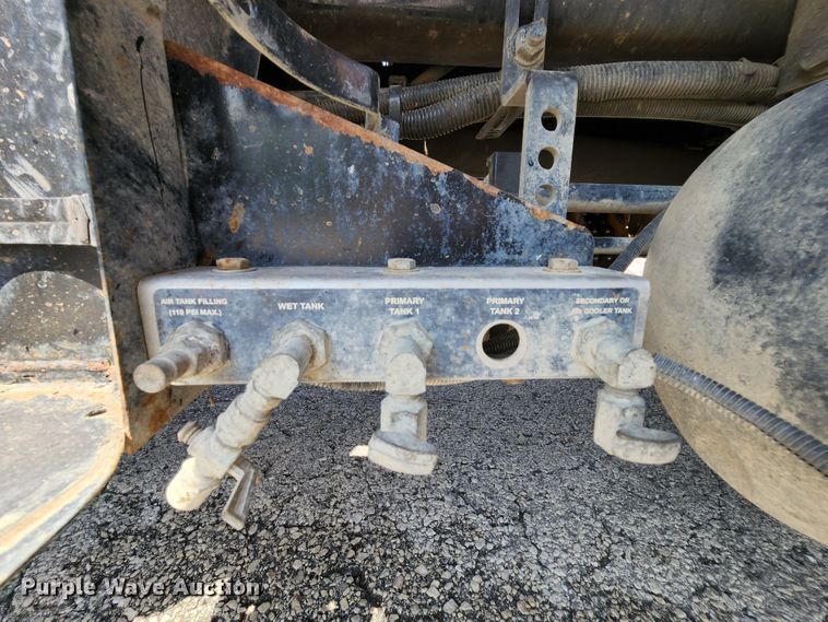 image for item MK9189 2012 International WorkStar 7400  refuse truck