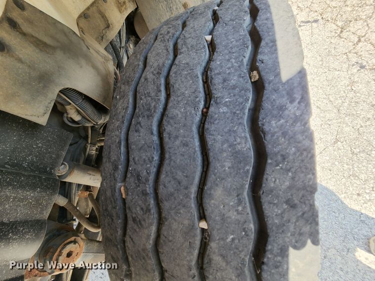 image for item MK9189 2012 International WorkStar 7400  refuse truck